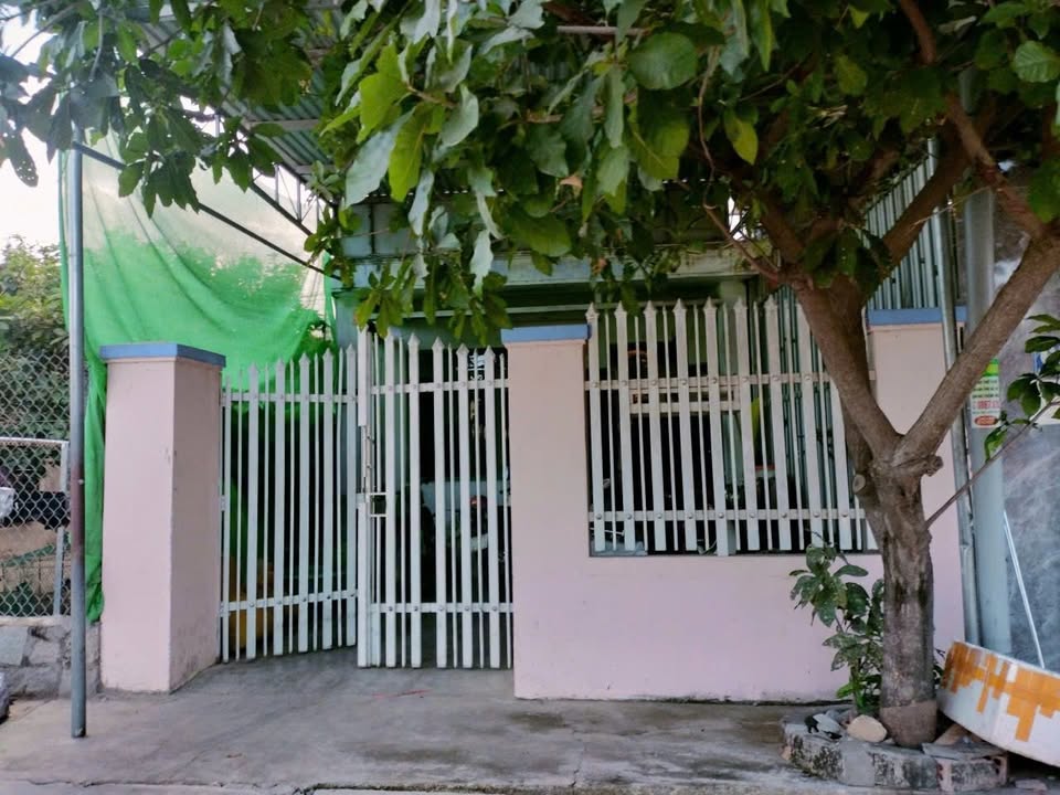 Nhà cấp 4 mặt tiền đường Minh Mạng, Ninh Hoà 154m² chỉ 2.75 tỷ - Cơ hội đầu tư tuyệt vời!