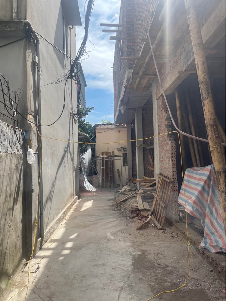 Nhà 3 tầng đẹp tại Tổ 7 Trần Lãm, 38m² chỉ 1.8 tỷ - Sẵn sàng vào ở!