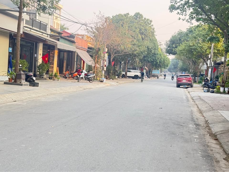 Nhà phố B1, Phường Bình Minh, Lào Cai 100m² giá 3 tỷ - Đầu tư sinh lời ngay!