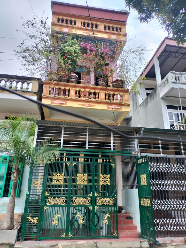 Nhà 2 tầng tại đường Vũ Văn Mật, Lào Cai 70m² giá 2.35 tỷ - Chính chủ, vị trí trung tâm!