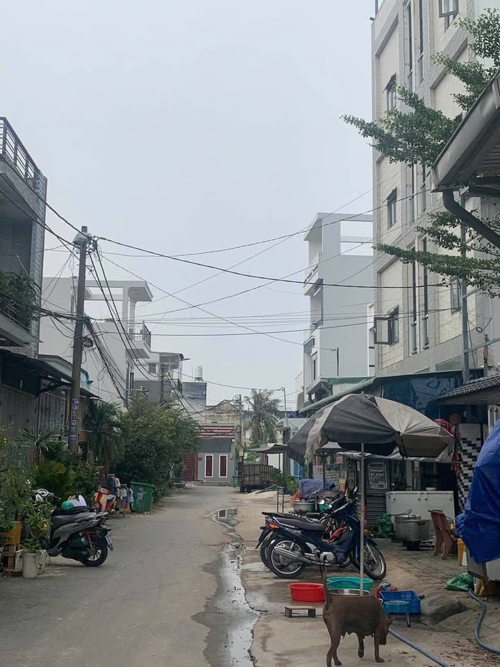 Nhà 1 trệt 1 lửng tại Bà Điểm Hóc Môn 52m² giá 4.2 tỷ - Tiện ích đầy đủ, đường rộng thoáng!