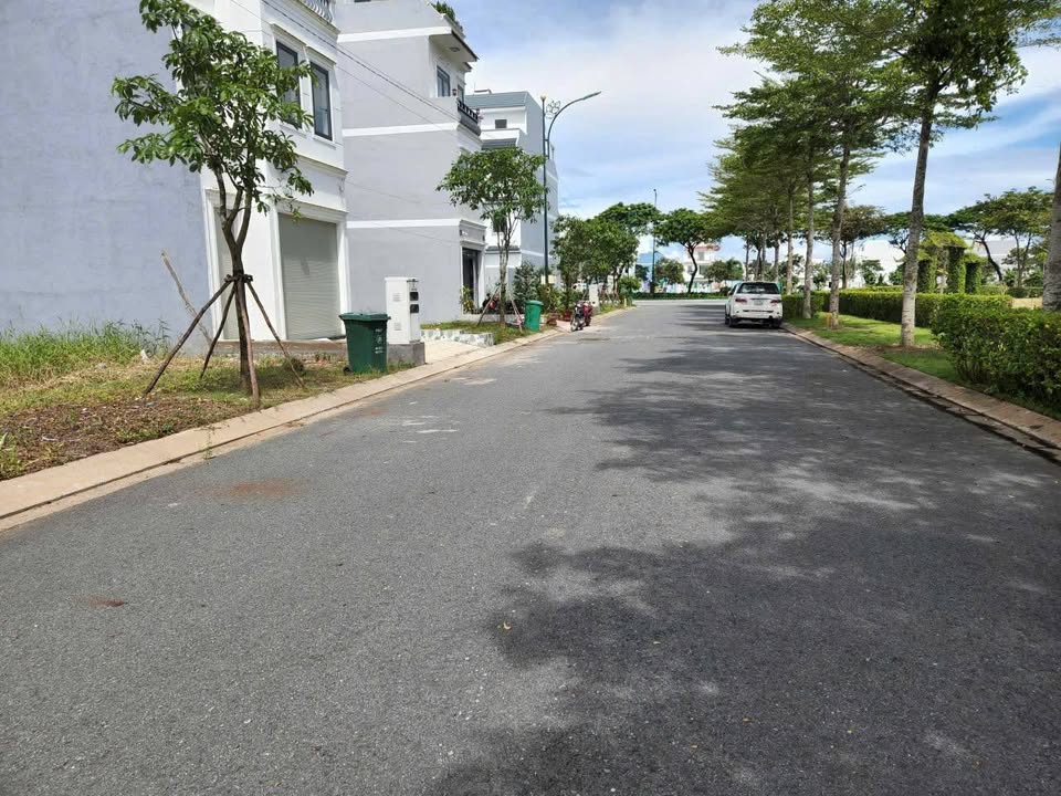 Đất nền Five Star Eco City 112m² giá 3.6 tỷ - Sổ hồng chính chủ, an ninh 24/24!