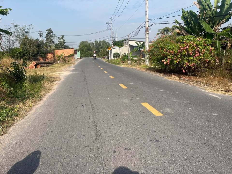 Bán đất Trung Lập Thượng 700m² giá 2.4 tỷ - Mặt tiền đường nhựa 8m, đầu tư sinh lời!