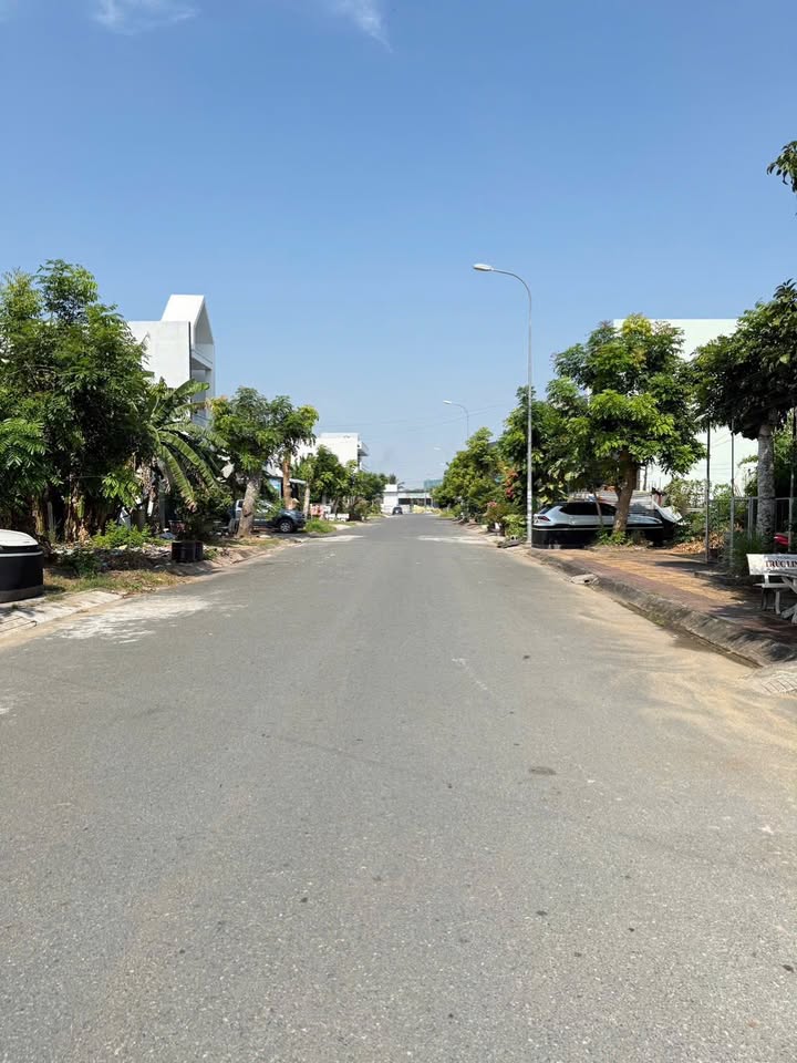 Nhà phố KDC Phú An, Cần Thơ 90m² giá 4,5 tỷ - Sổ hồng chính chủ, thiết kế hiện đại!