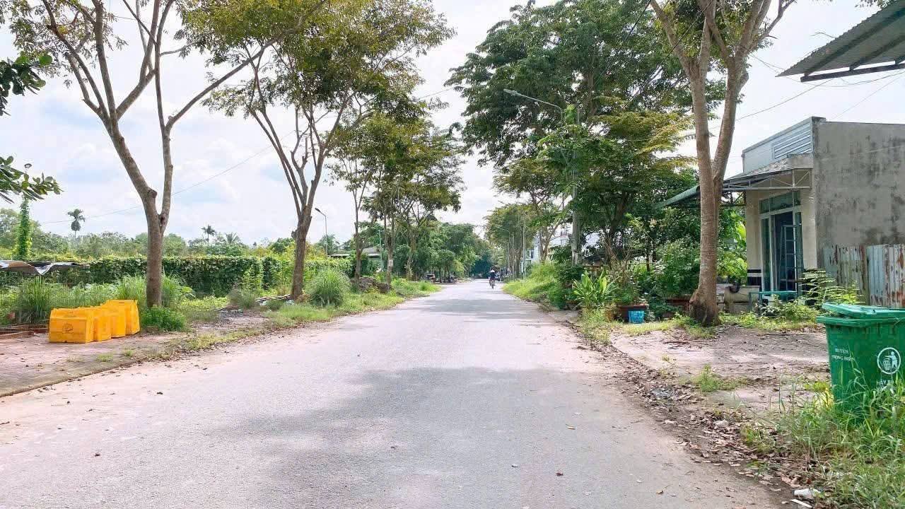 Đất nền Nhơn Ái 100m² giá 1.52 tỷ - Nằm gần trường học và chợ!