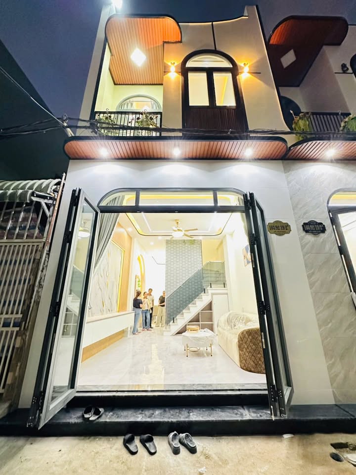 Nhà bán Hẻm 9 Đường Phạm Ngọc Hưng, Cần Thơ 40m² giá 2.85 tỷ - Nhà mới hoàn công, tiện ích đầy đủ!