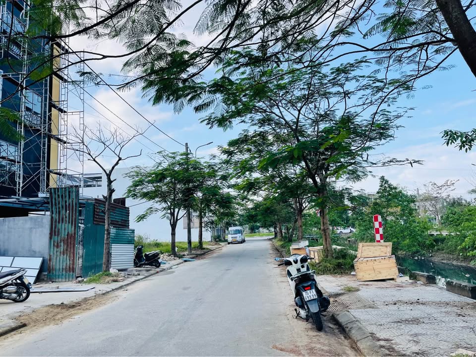 Đất nền KQH Bàu Vá, TP Huế 100m² giá 3.7 tỷ - View kênh thoáng mát!
