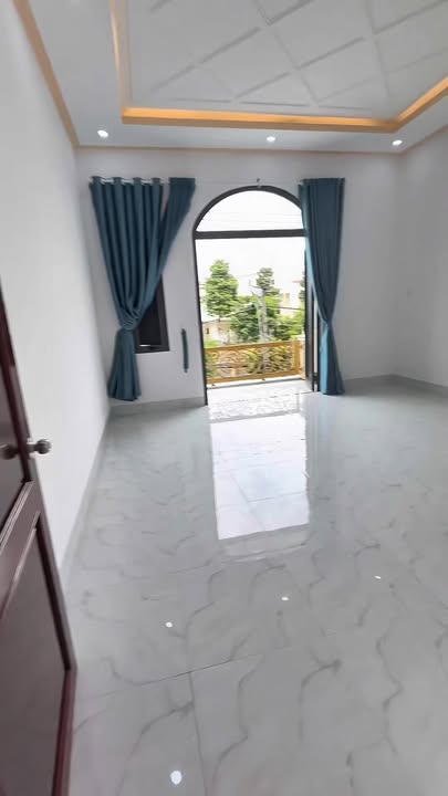 Nhà mới 1 trệt 1 lầu tại KDC Hoàng Hảo, Vĩnh Long 125m² giá 3.2 tỷ - Thiết kế hiện đại, dọn vào ở ngay!