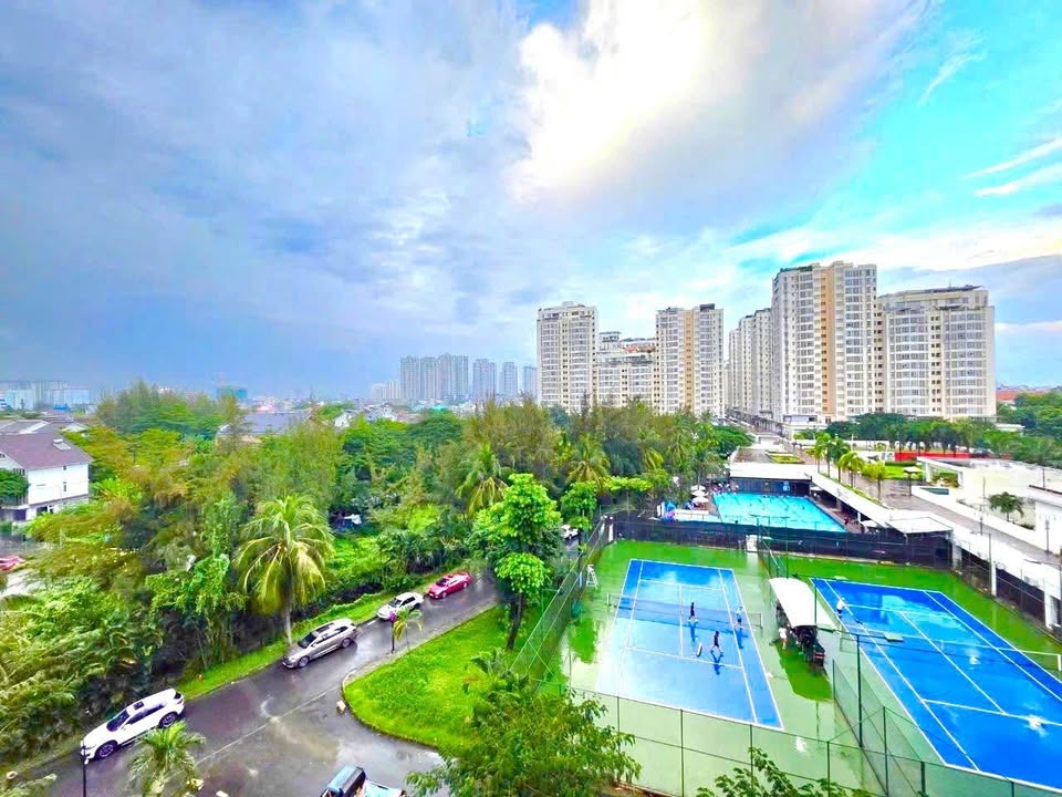 Căn hộ Sky Garden 2 Phú Mỹ Hưng 91m² giá 7.X tỷ - Căn góc view hồ bơi thoáng đãng!