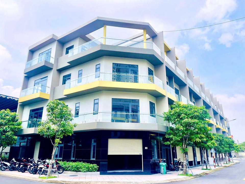 Nhà phố Bcons Uni Valley Dĩ An 218m² giá chỉ 13-19 triệu - Mặt tiền kinh doanh hiếm