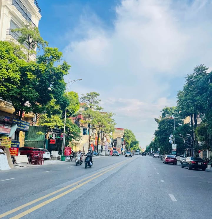 Nhà 4 tầng mặt tiền đường Nguyễn Trãi 112m² - Vị trí kinh doanh đắc địa!