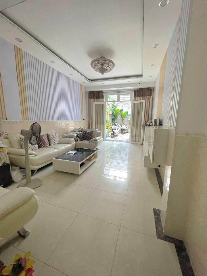 Nhà phố Trường Sơn, Quận Tân Bình, 64m² giá 13 tỷ - Không gian yên tĩnh, hoàn công đủ tầng!