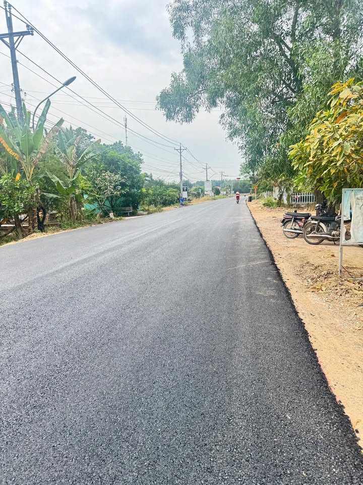 Mặt tiền kinh doanh Phước Thạnh 400m² giá 2.5 tỷ - Đường nhựa rộng rãi, tiện ích gần trường học