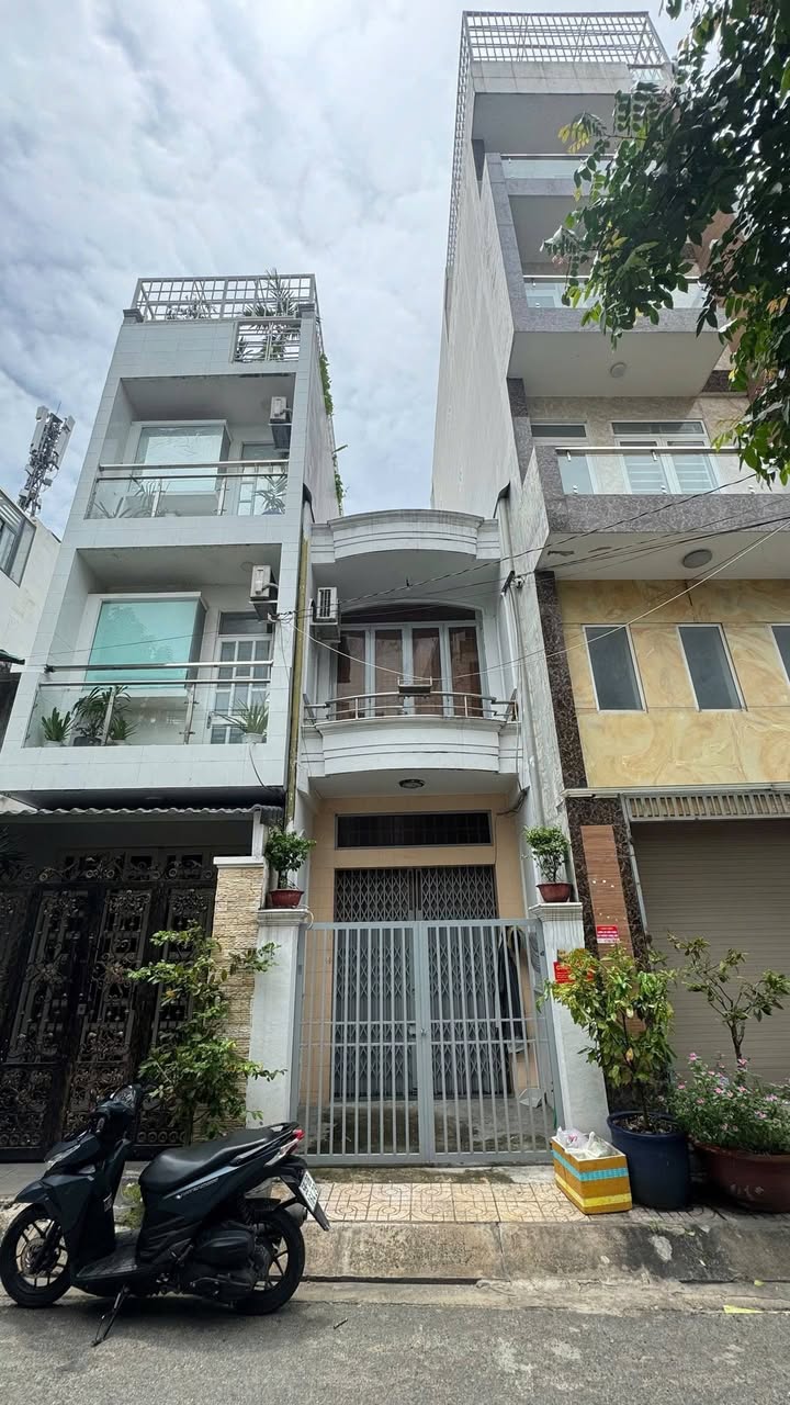 Nhà hẻm xe hơi Tô Hiệu, Phú Thạnh 38m² giá 5.5 tỷ - Tiện xây mới ngay!