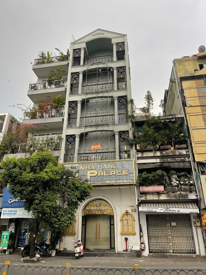 Front House cho thuê tại Quận 3 - 102m² giá tốt hỗ trợ kinh doanh