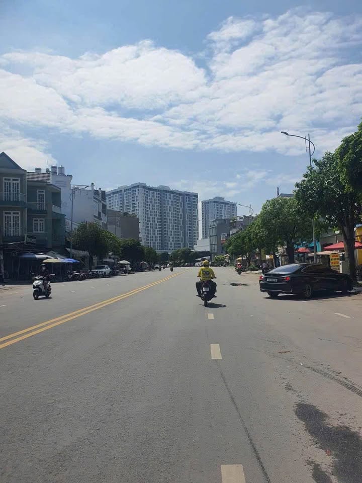 Nhà mặt tiền Vạn Phúc City - Thủ Đức 60m² giá 15.8 tỷ - Đầu tư sinh lời ngay!