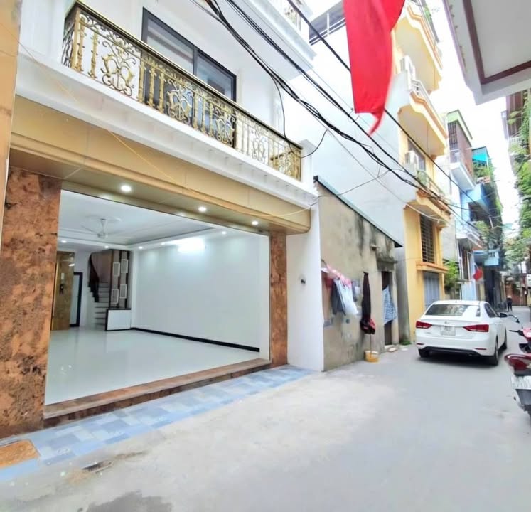 Nhà mặt ngõ ô tô tránh Đông Ngạc, 34m² giá thỏa thuận - Kinh doanh dễ dàng!