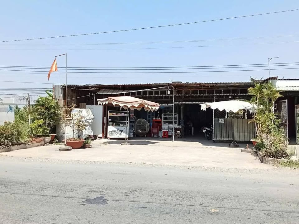 Nhà mặt tiền Quốc lộ 62, Tân Tây, Thạnh Hóa, Long An - Diện tích 7770m² - Đang kinh doanh tấp nập!