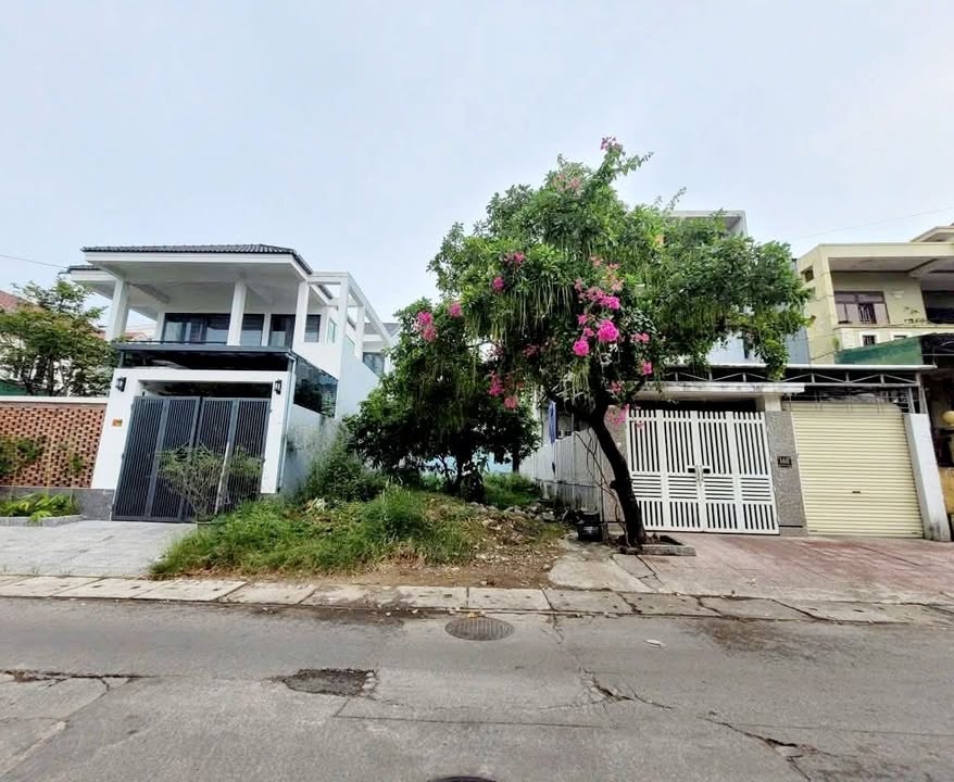 Bán FrontHouse Nguyễn Lộ Trạch, TP Huế 136m² - Vị trí đắc địa sát chợ Cống mới!