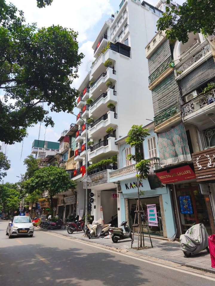 Bán gấp FrontHouse Bát Đàn, Hoàn Kiếm 110m² giá 120 tỷ - Kinh doanh đỉnh cao!