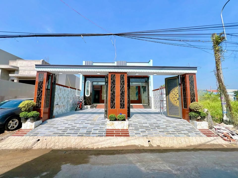 Nhà Mặt Tiền Đường Nhựa Cộng Đồng Lộc Hậu, 117m² giá 2.3 tỷ - Sổ hồng riêng chính chủ!