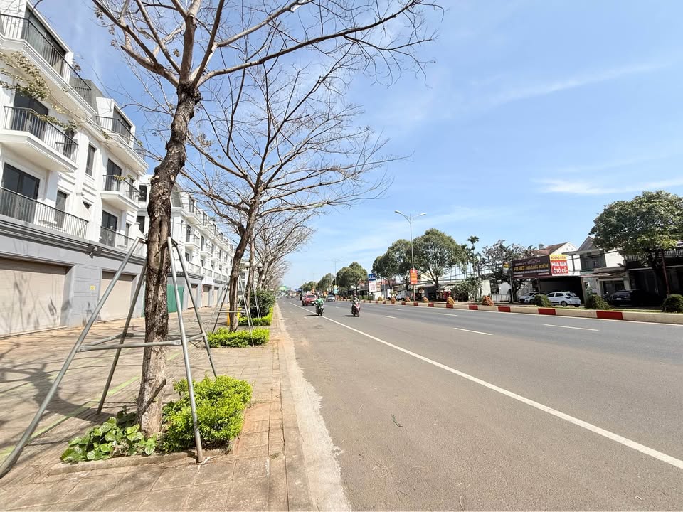 Nhà mặt tiền Nguyễn Chí Thanh 150m² giá 10.9 tỷ - Tiềm năng kinh doanh vượt trội!