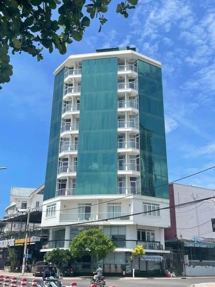 Khách sạn Lamer Hòn Chồng 92m² giá 47 tỷ - Lô góc view biển tuyệt đẹp!