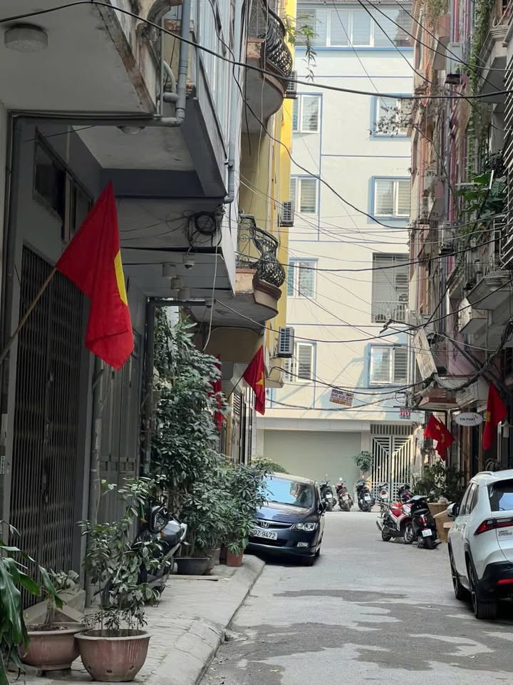 Nhà riêng Nghĩa Tân Cầu Giấy 50m² giá 20 tỷ - Địa thế cao, kinh doanh lý tưởng!