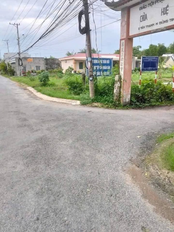 Đất nền góc 2 mặt tiền tại xã Tân Thanh, huyện Giồng Trôm, Bến Tre, 1.300m² - Cơ hội đầu tư hấp dẫn!