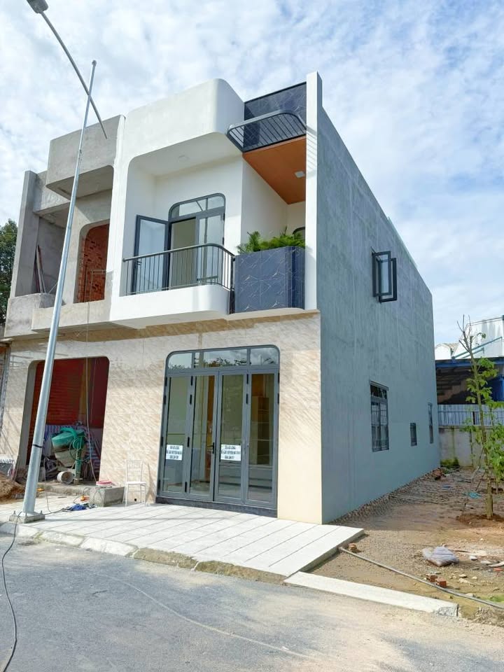 Nhà riêng Tân Uyên 70m² giá 560 triệu - Nhận nhà nội thất đầy đủ!