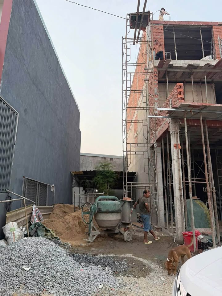 Đất nền Tân Đông Hiệp, Dĩ An 83m² giá 2.35 tỷ - Sổ riêng, vị trí thuận lợi!