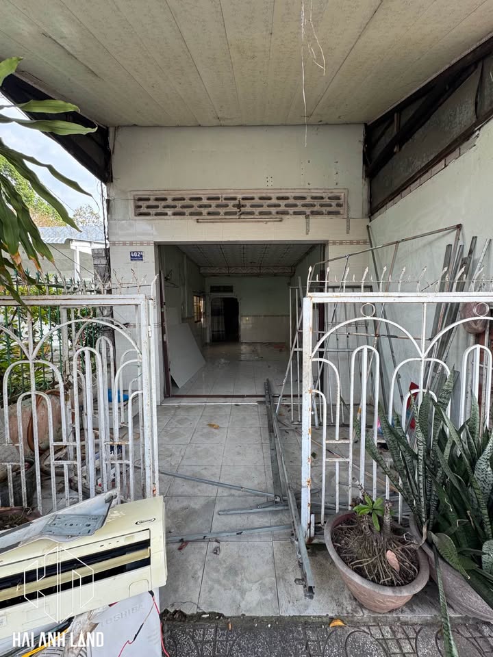 Nhà mặt tiền Cách Mạng Tháng Tám, Rạch Giá 1381.6m² giá 2.5 tỷ - Chính chủ bán gấp!