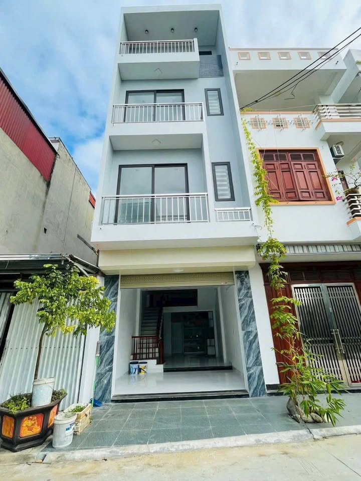 Nhà 4 tầng khu tái định cư Vũ Phúc Thái Bình 180m² giá 3.x tỷ - Chính chủ bán gấp!
