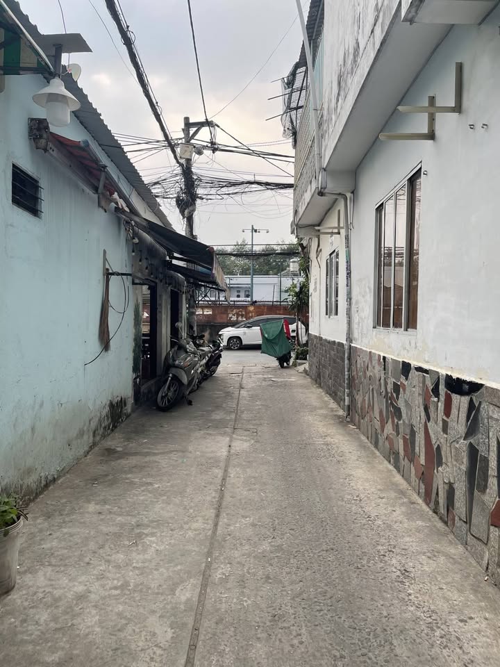 Nhà 2 tầng đường Khuông Việt, 40m² giá 4 tỷ - Tiện tân trang đón Tết!