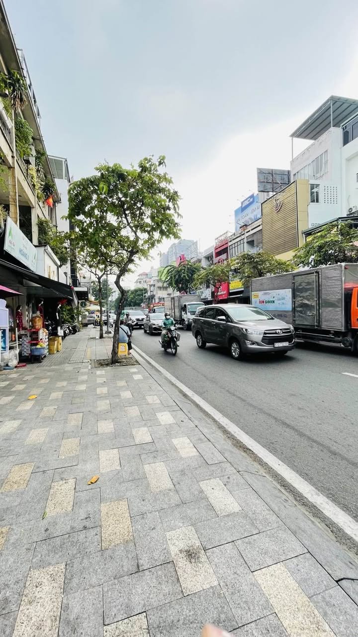 Chung cư Đinh Tiên Hoàng Đa Kao 90m² giá 6.45 tỷ - Nhà đẹp ở ngay, view thoáng đãng!