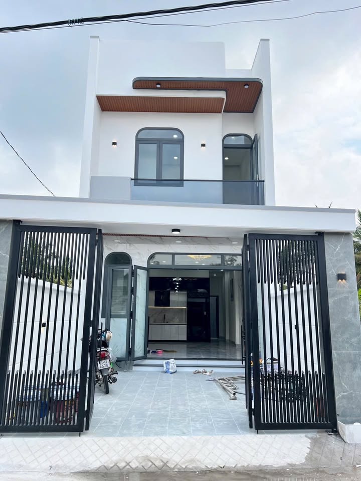 Nhà mới xây Phường Trung An, Mỹ Tho 90m² giá 2.49 tỷ - Nội thất sang trọng, sẵn sàng vào ở!