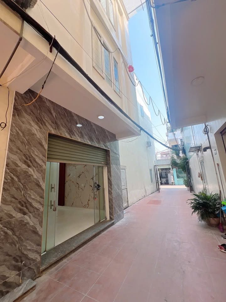 Nhà đẹp Đằng Hải 40m² giá 2.35 tỷ - Thiết kế 3 tầng, ô tô đỗ cửa!