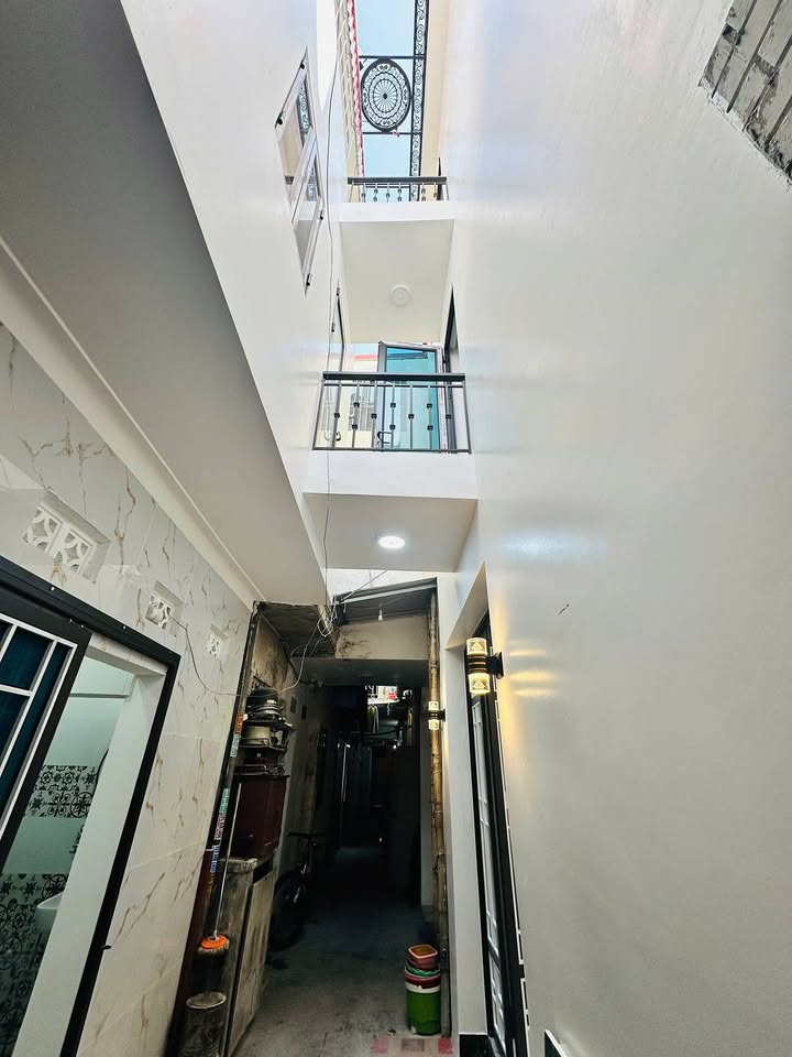 Nhà 3 tầng Phố Cát Cụt, Hải Phòng 90m² giá 2.39 tỷ - Không gian sống yên bình!