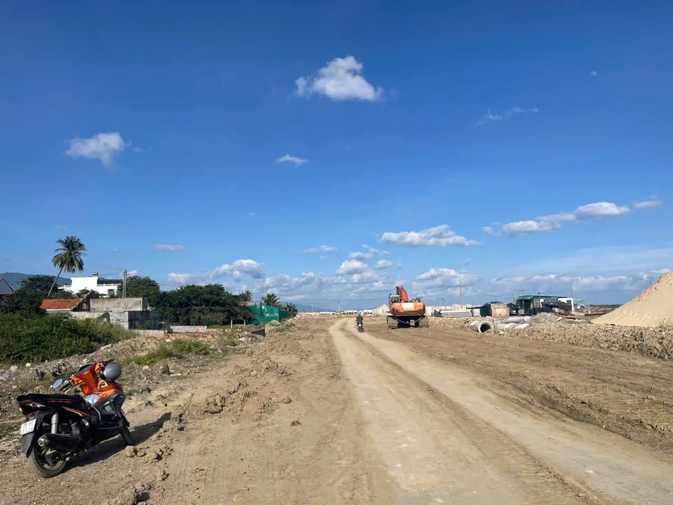 Lô đất góc hai mặt tiền biển Vạn Ninh 685m² giá 20 tỷ - Cơ hội đầu tư tuyệt vời!