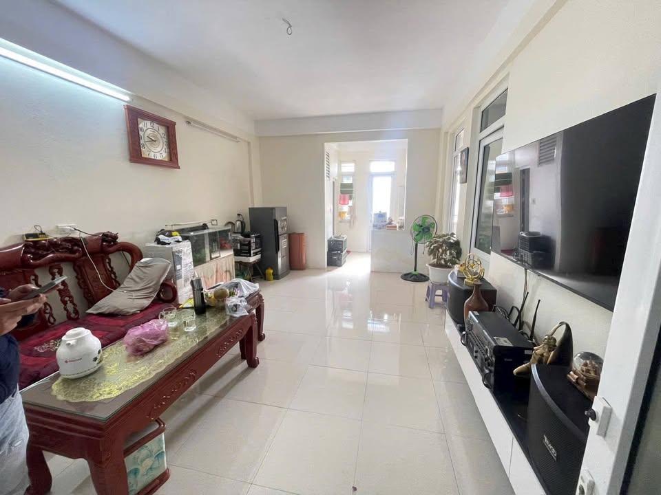 Căn hộ chung cư 2 ngủ tại Quảng Hưng, Thanh Hóa 60m² giá 700 triệu - Ban công hướng Đông thoáng đãng!