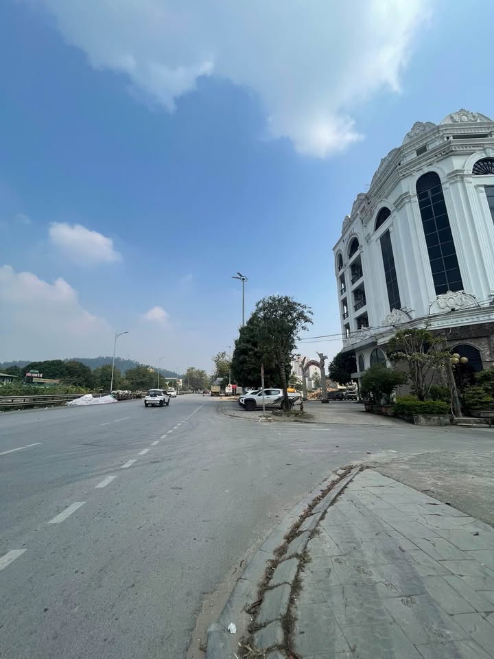 Bán đất tặng nhà mặt tiền kinh doanh Nguyễn Chí Thanh 98m² giá 6 tỷ - Đầu tư sinh lời ngay!