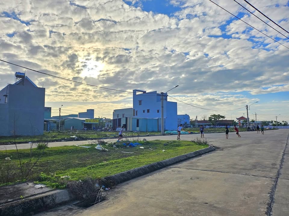 Đất nền Vinh Quang - Tuy Phước 97m² giá 1 tỷ - Đầu tư khôn ngoan với view công viên!