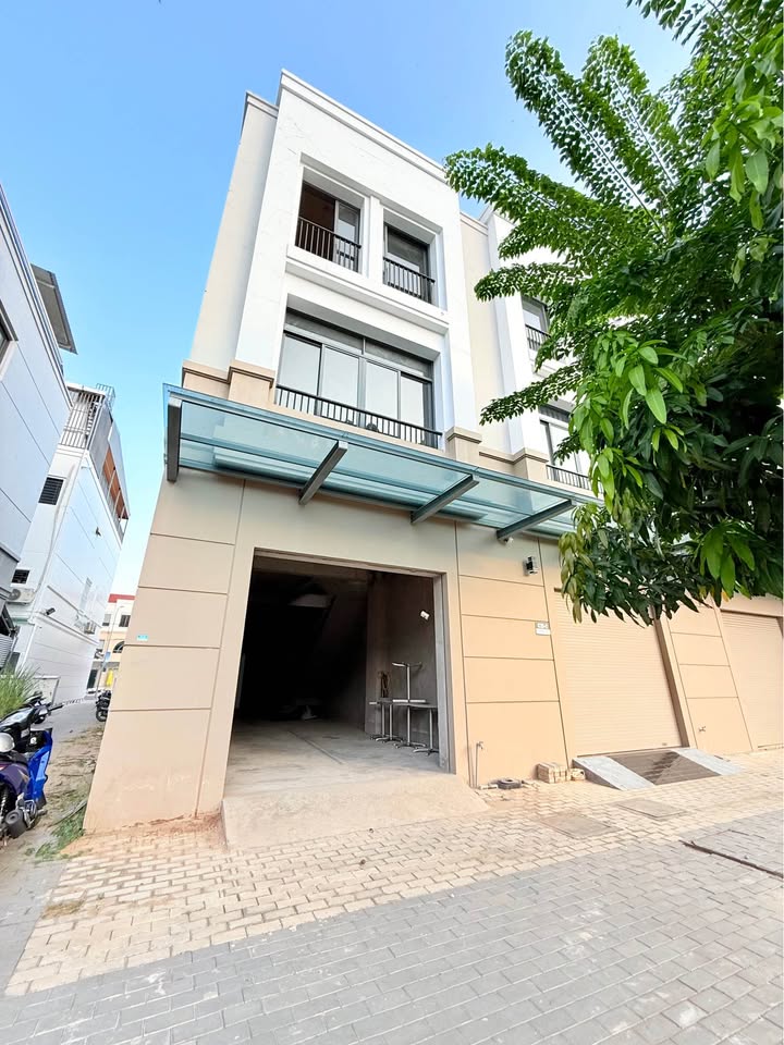 Nhà 2 mặt tiền Tây Sông Hậu 85m² giá 4.2 tỷ - Đầu tư sinh lời tại Long Xuyên!