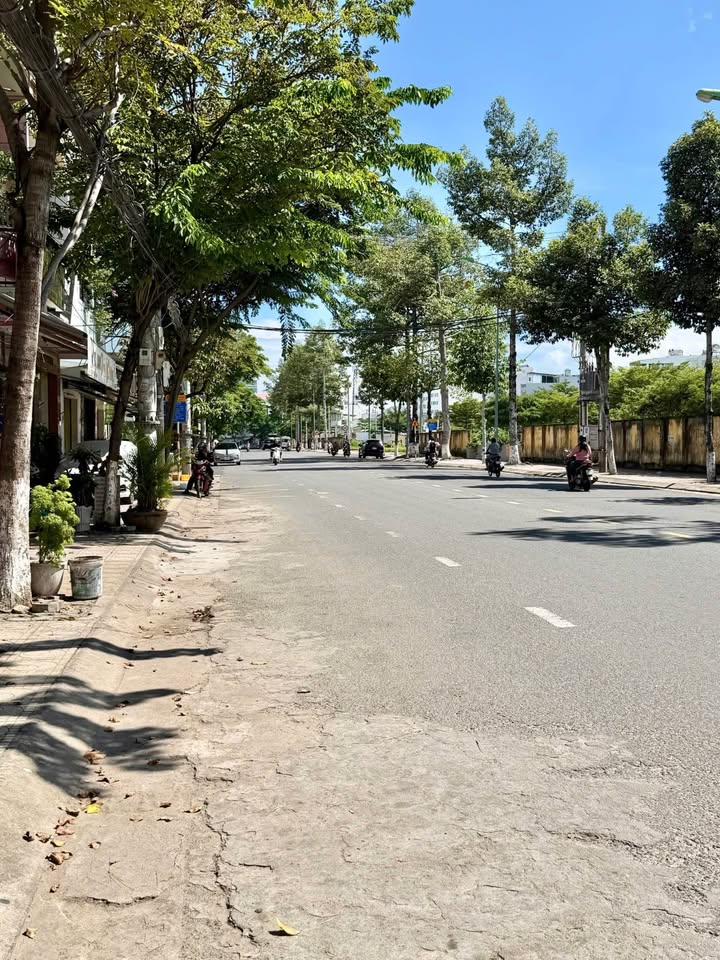 Nhà mặt tiền kinh doanh Tô Hiệu Vĩnh Nguyên 33.8m² giá 5.2 tỷ - Gần biển, thương lượng nhẹ!