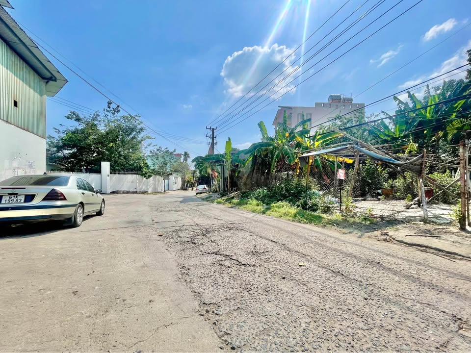 Đất nền KDC Vĩnh Ngọc Nha Trang 350m² giá 9 tỷ - Sổ hồng chính chủ, vị trí đắc địa!