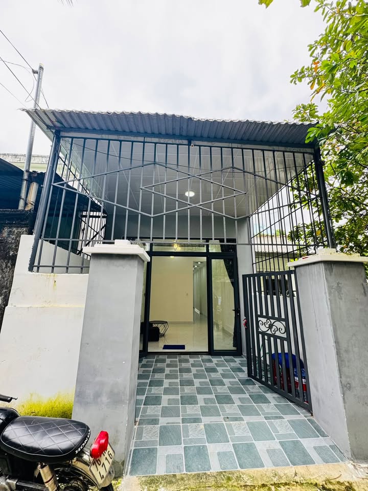 Nhà hẻm Phạm Văn Đồng, TP Quảng Ngãi 83m² giá 1.59 tỷ - Vị trí trung tâm thuận lợi!