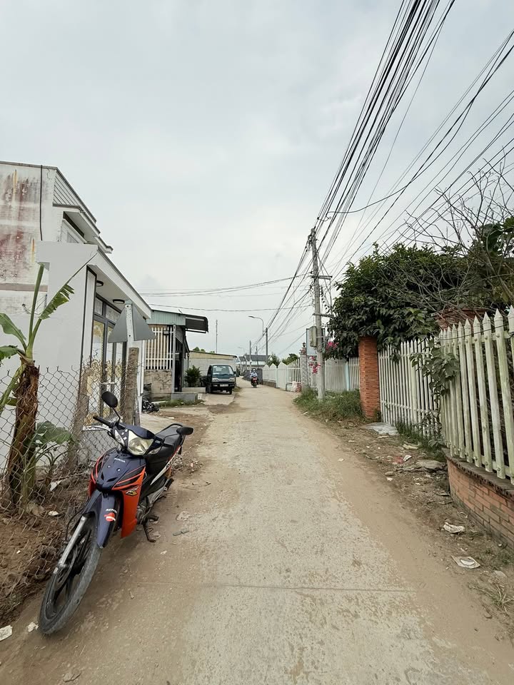 Nhà lầu Cần Giuộc Long An 128m² giá 2.65 tỷ - Tiện nghi đầy đủ, sẵn sàng ở ngay!