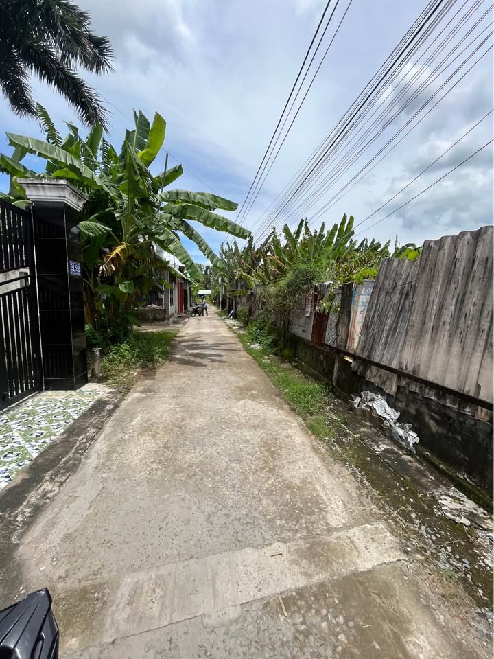 Nhà 1 trệt 1 lầu tại Hẻm 570 Châu Thị Kim, Phường 7, Tân An - Giá chỉ 2.2 tỷ, thương lượng!