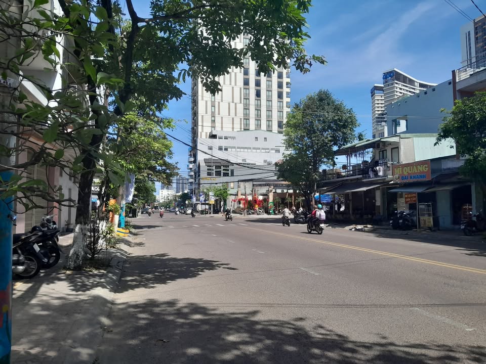 Bán nhà 3 tầng căn góc 2 mặt tiền Nguyễn Thị Định, 90m² giá 10 tỷ - Kinh doanh thuận lợi!