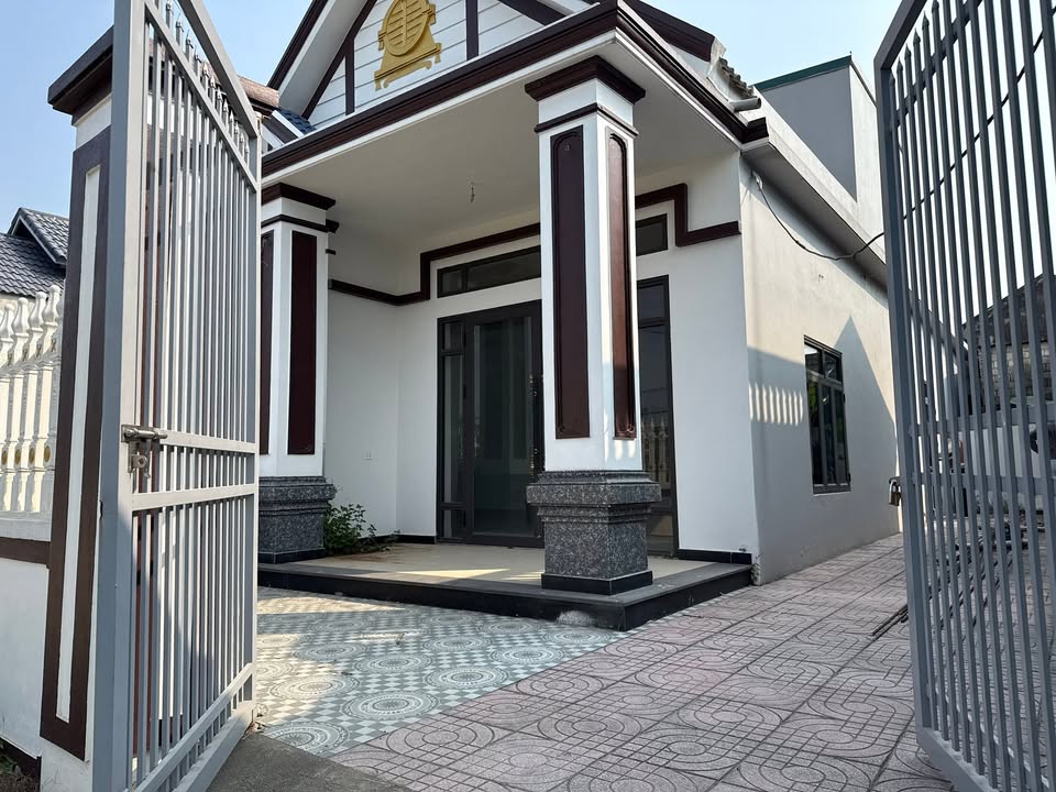 Nhà mới xây tại Hoằng Thanh, Hoằng Hóa 240m² giá chỉ 1.x tỷ - Gần biển Hải Tiến!